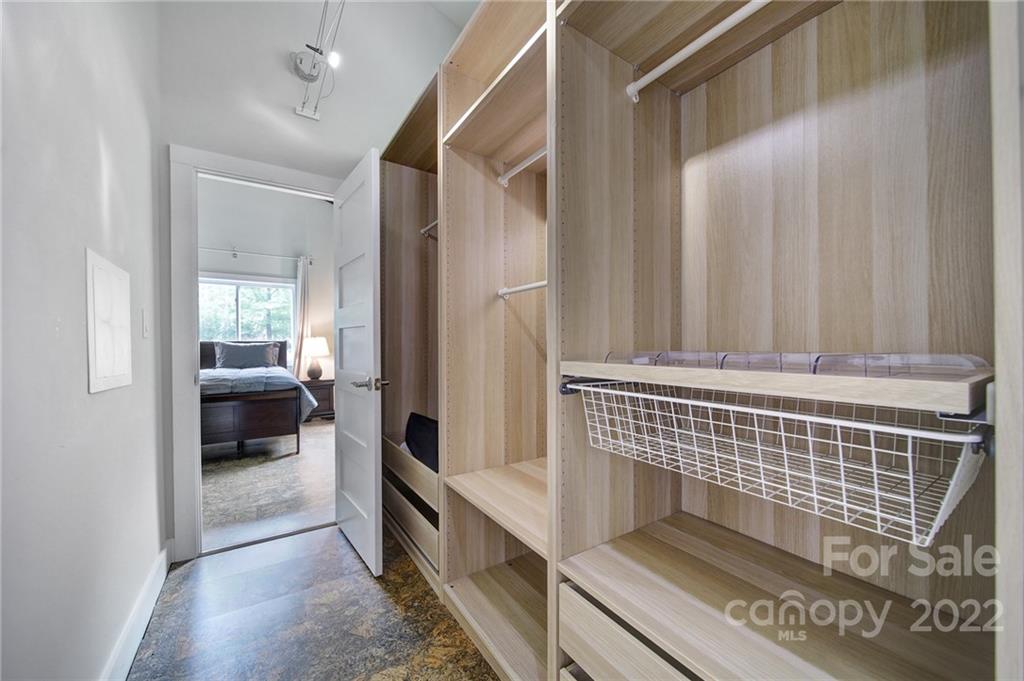 4024 David Cox Road Charlotte, NC 28269 - Photo 18 of 33 Gallery Image 18