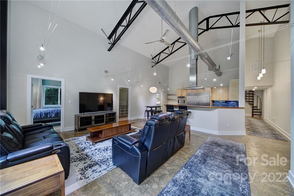 4024 David Cox Road Charlotte, NC 28269 - Photo 2 of 33 Gallery Image 2