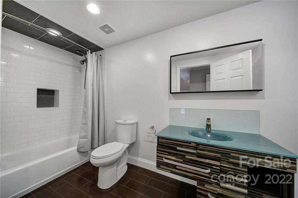 4024 David Cox Road Charlotte, NC 28269 - Photo 21 of 33 Gallery Image 21