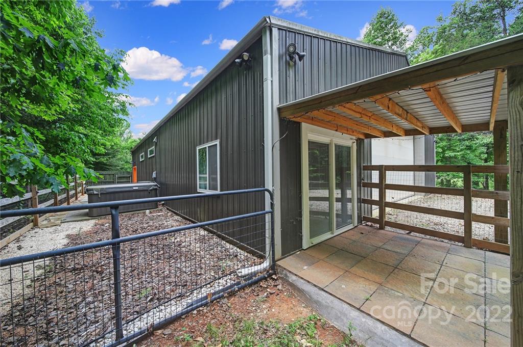 4024 David Cox Road Charlotte, NC 28269 - Photo 28 of 33 Gallery Image 28