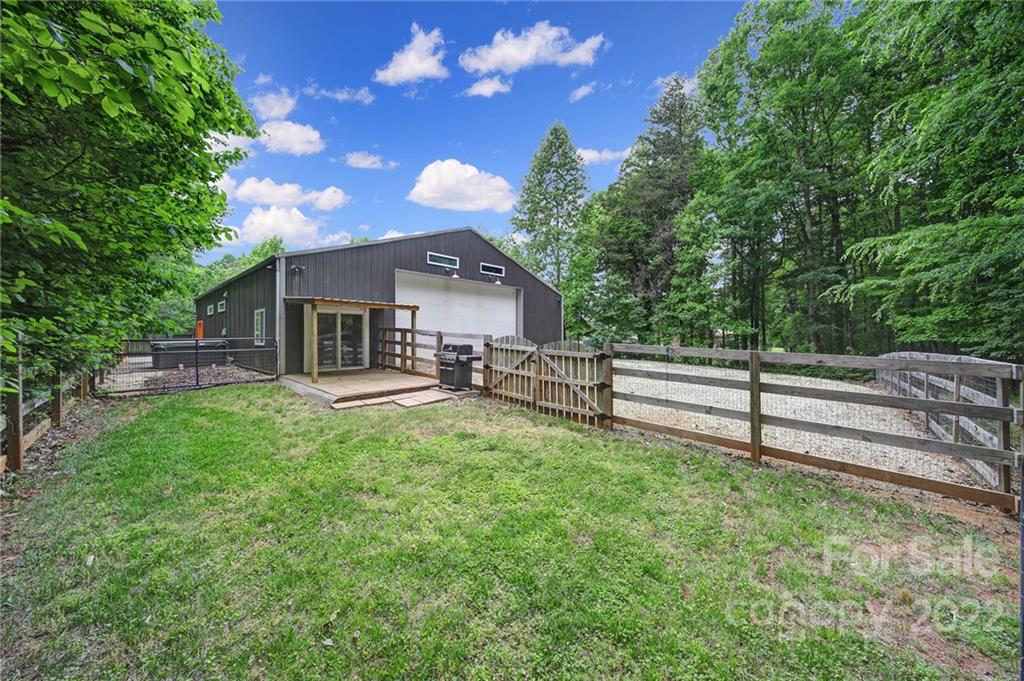 4024 David Cox Road Charlotte, NC 28269 - Photo 29 of 33 Gallery Image 29