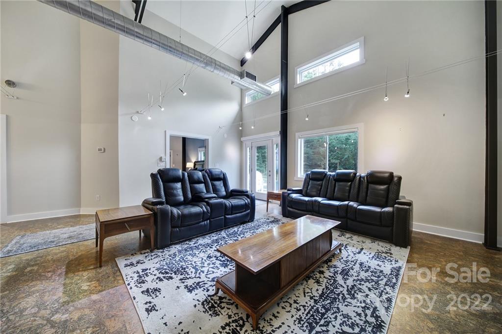 4024 David Cox Road Charlotte, NC 28269 - Photo 4 of 33 Gallery Image 4