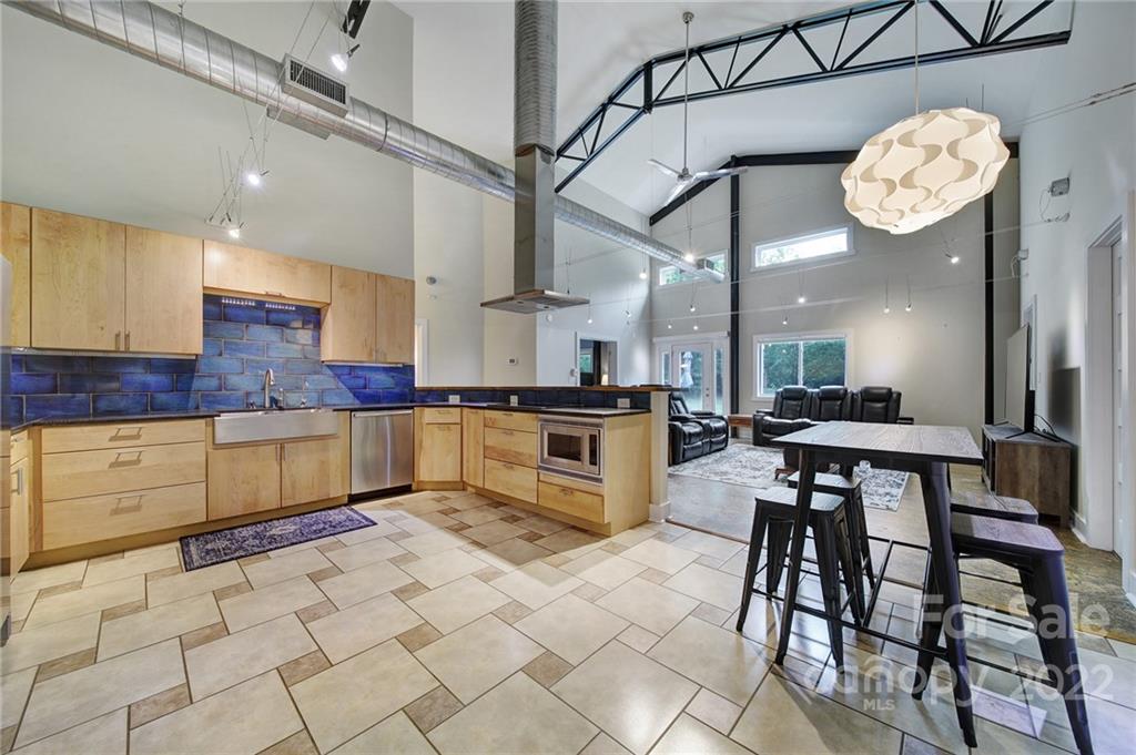 4024 David Cox Road Charlotte, NC 28269 - Photo 9 of 33 Gallery Image 9
