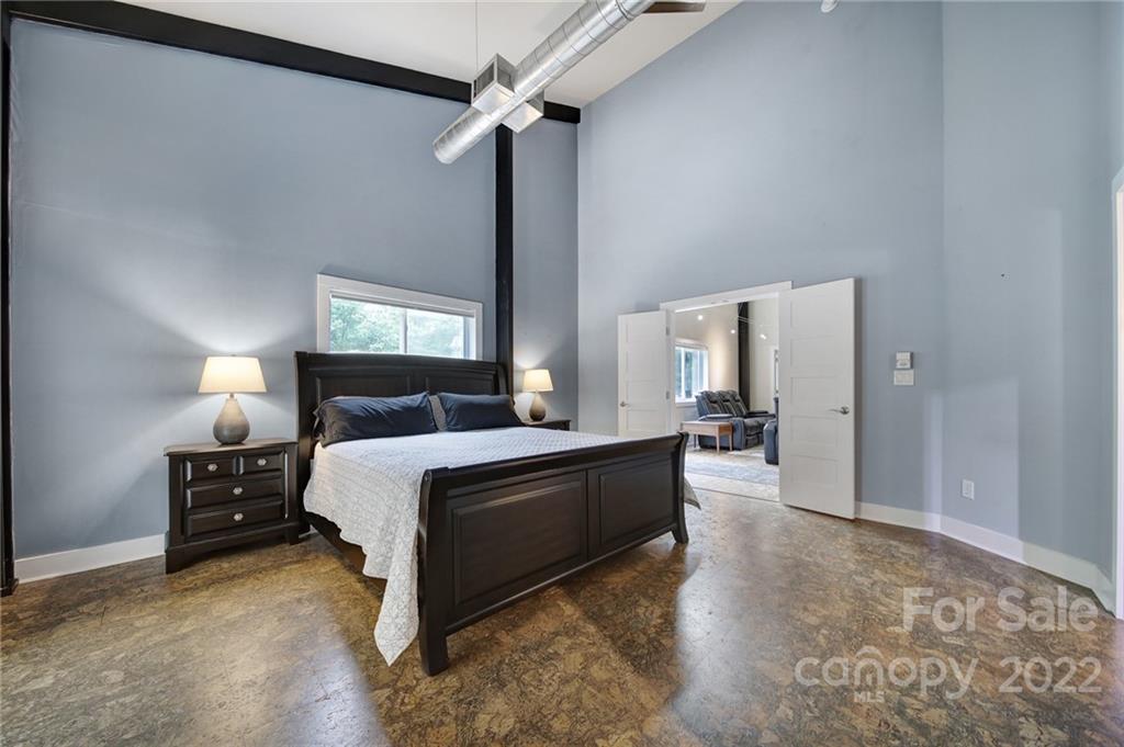 4024 David Cox Road Charlotte, NC 28269 - Photo 10 of 33 Gallery Image 10