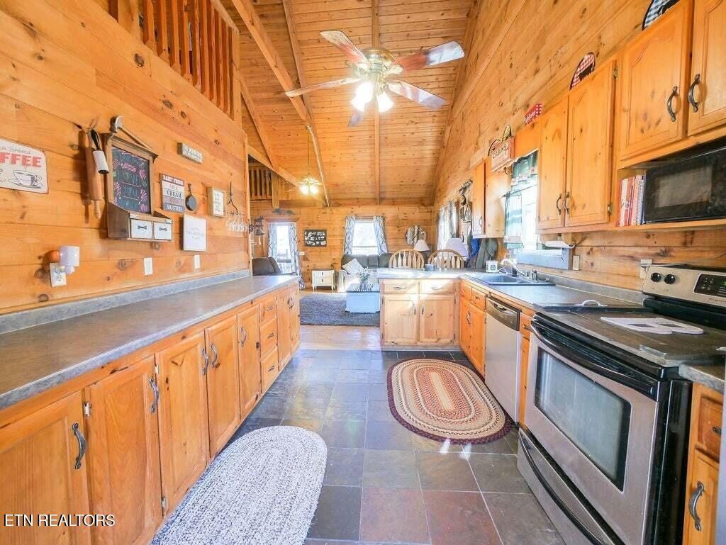 1099 Thomas Road Benton, TN 37307 - Photo 4 of 37 Gallery Image 4