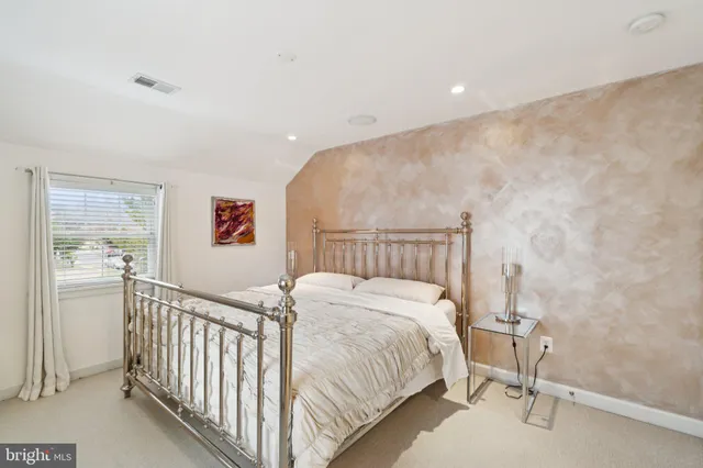 $1,025,000 | 5300 Wilson Boulevard, Arlington, VA 22205