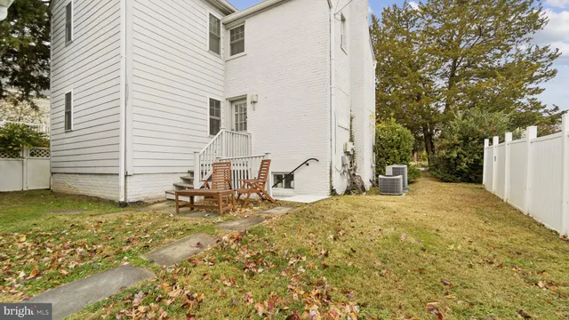 $1,025,000 | 5300 Wilson Boulevard, Arlington, VA 22205