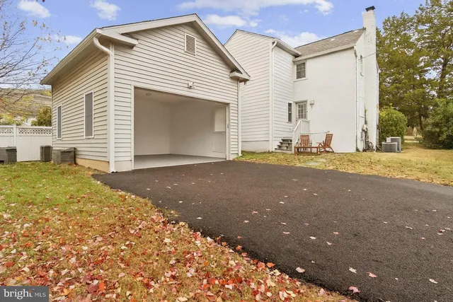 $1,025,000 | 5300 Wilson Boulevard, Arlington, VA 22205