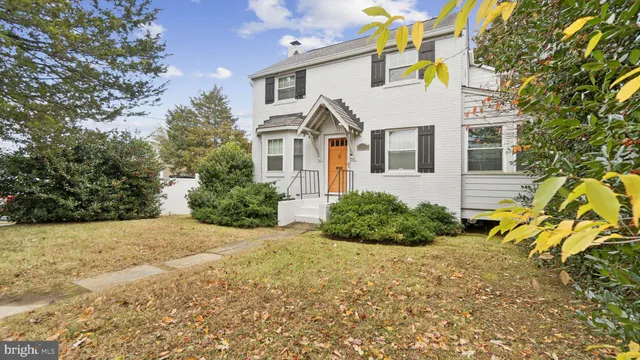 $1,025,000 | 5300 Wilson Boulevard, Arlington, VA 22205