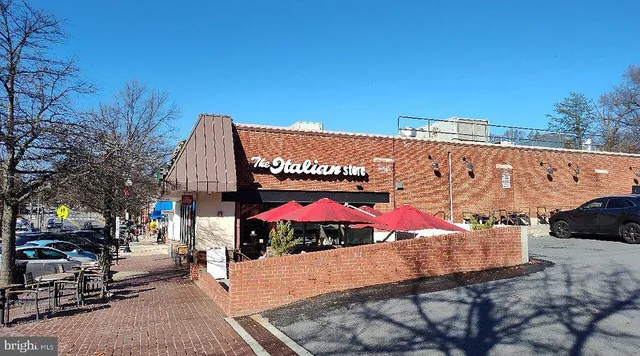 $1,025,000 | 5300 Wilson Boulevard, Arlington, VA 22205