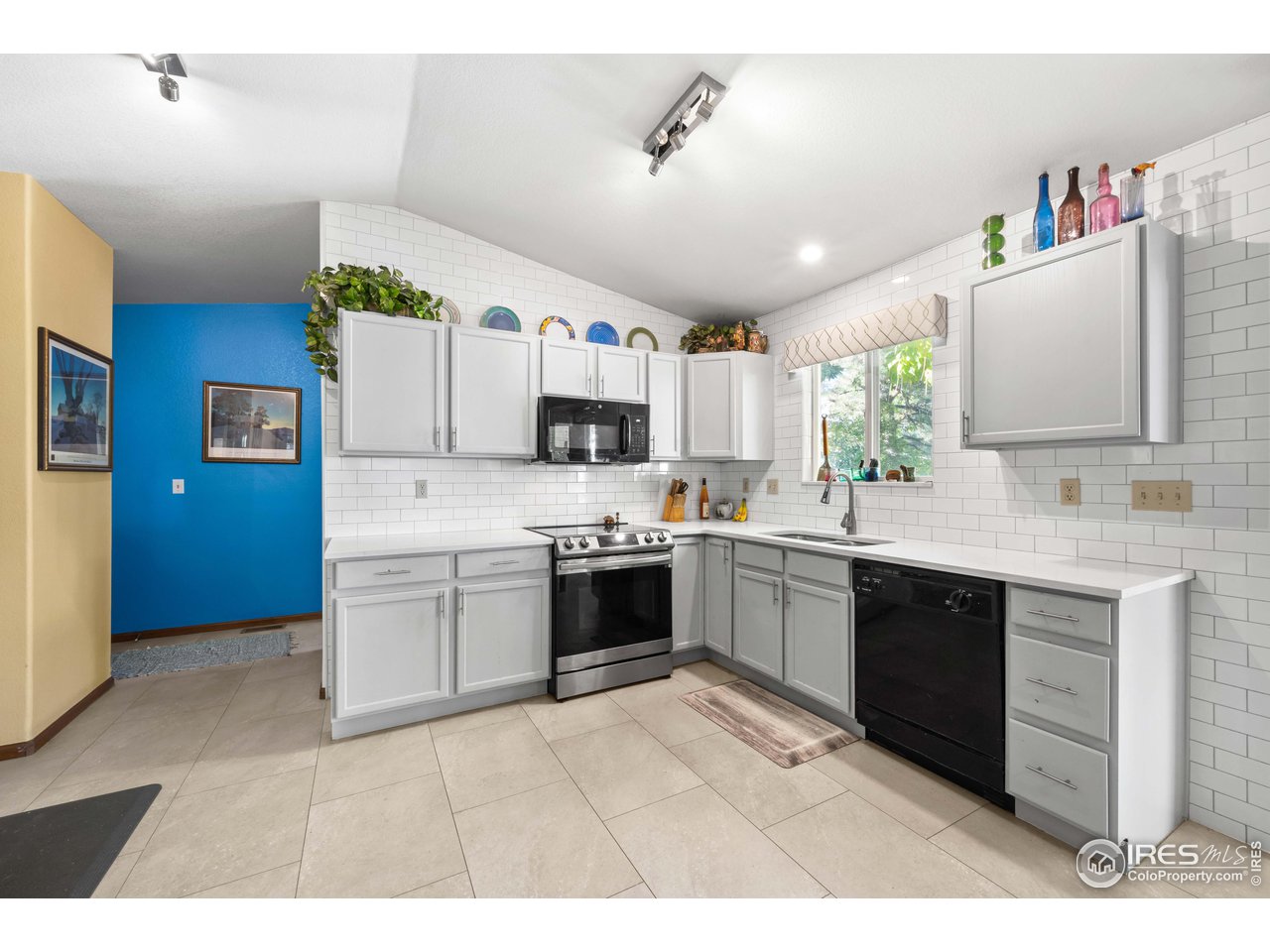 1280 Monarch Avenue Longmont, CO 80504 - Photo 14 of 37