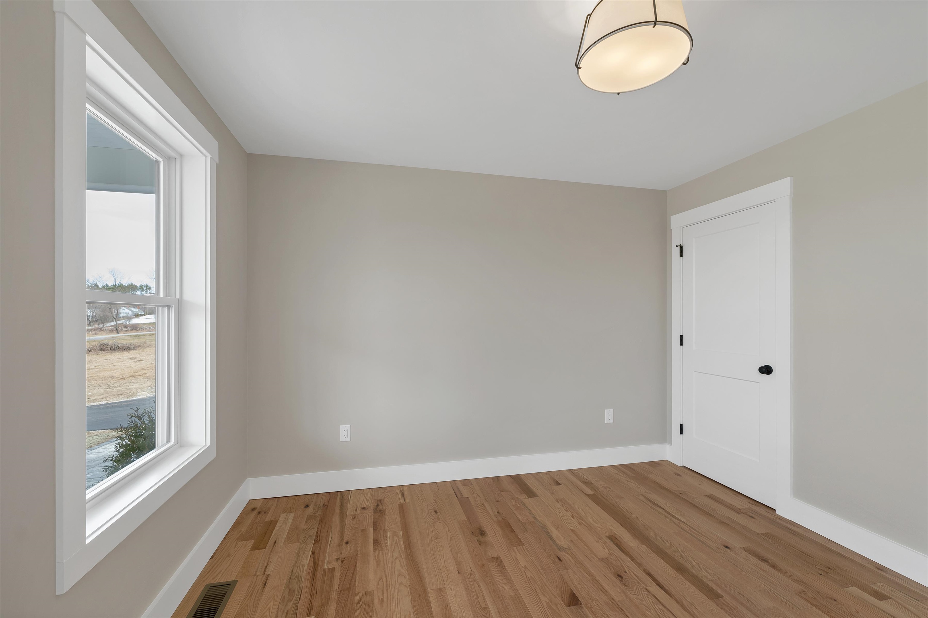 83 West Parish Road Concord, NH 03303 - Photo 23 of 60