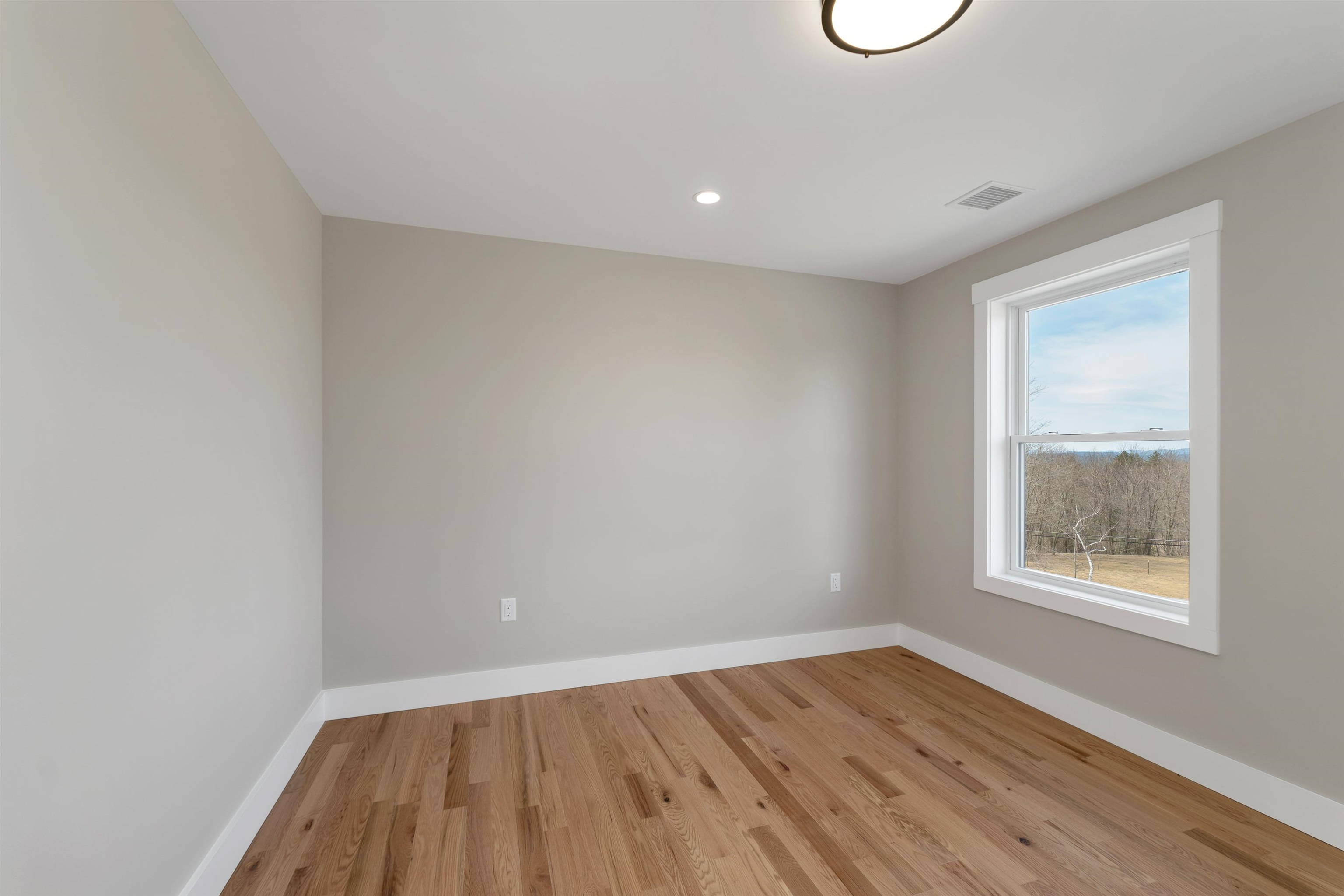 83 West Parish Road Concord, NH 03303 - Photo 32 of 60