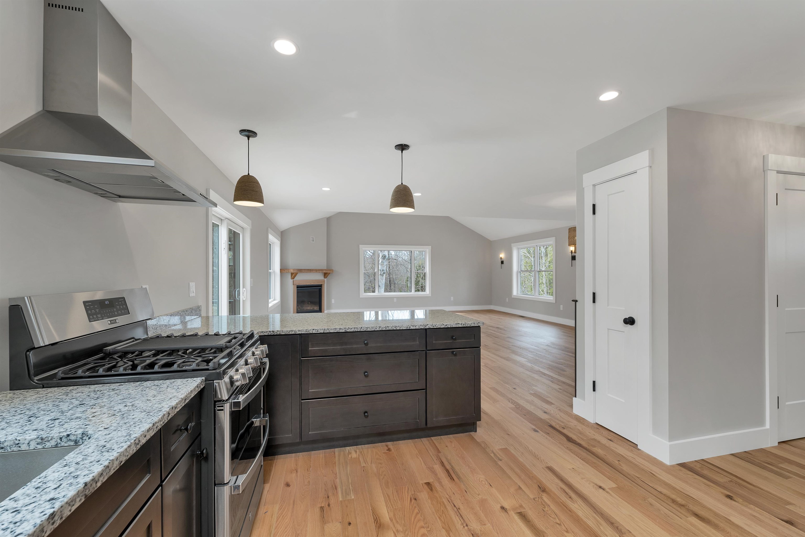 83 West Parish Road Concord, NH 03303 - Photo 10 of 60