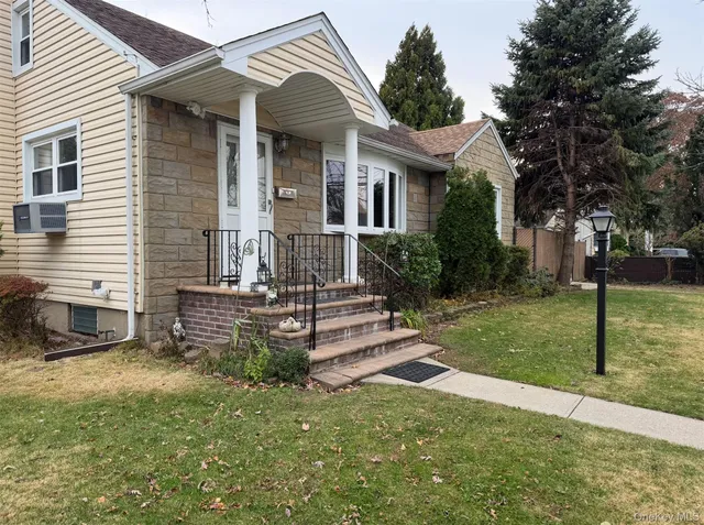 $3,700 | 31 Irving Street, Bethpage, NY 11714