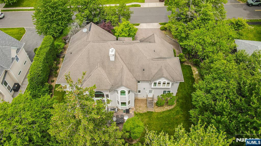 6 Maplewood Road Closter, NJ 07624 - Photo 7 of 40