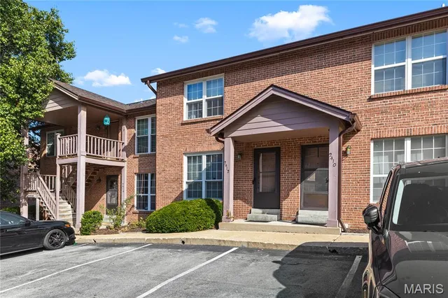 $142,500 | 2412 Silkwood Drive, St. Louis, MO 63114