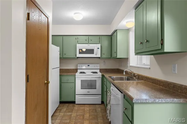 $142,500 | 2412 Silkwood Drive, St. Louis, MO 63114