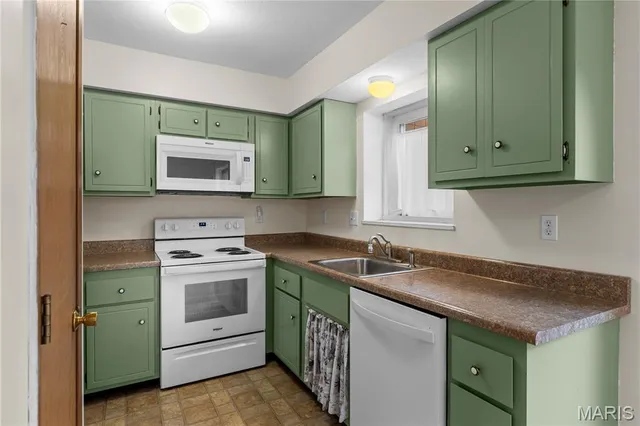 $142,500 | 2412 Silkwood Drive, St. Louis, MO 63114