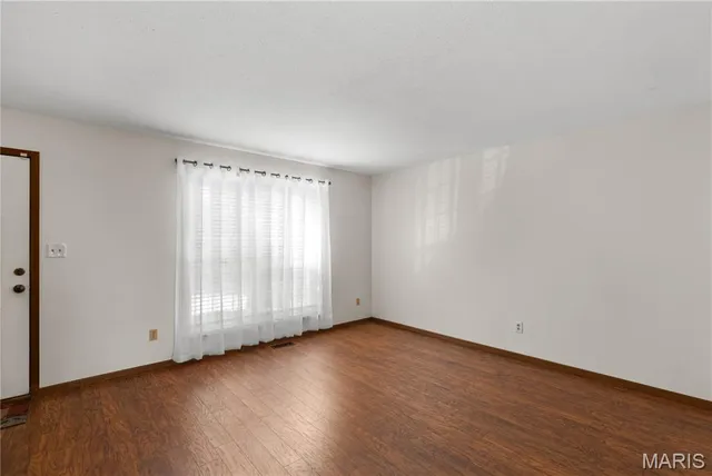 $142,500 | 2412 Silkwood Drive, St. Louis, MO 63114