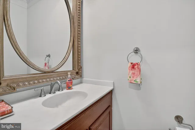 $1,400,000 | 9412 Turnberry Drive, Potomac, MD 20854