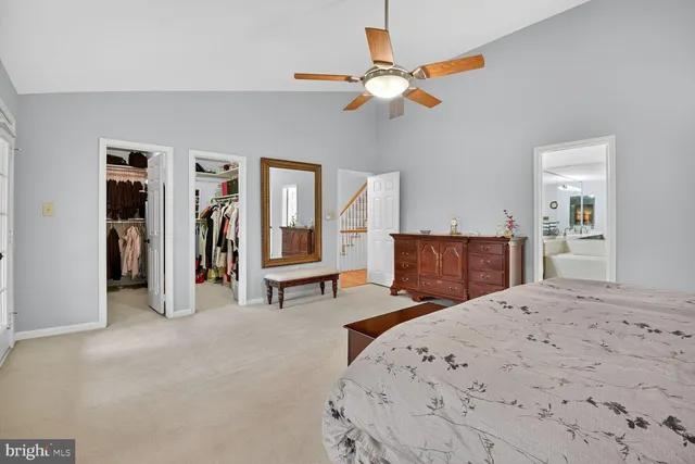 $1,400,000 | 9412 Turnberry Drive, Potomac, MD 20854