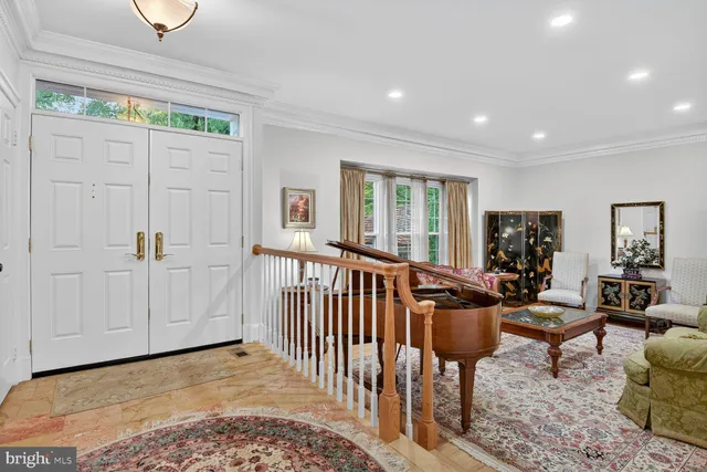 $1,400,000 | 9412 Turnberry Drive, Potomac, MD 20854