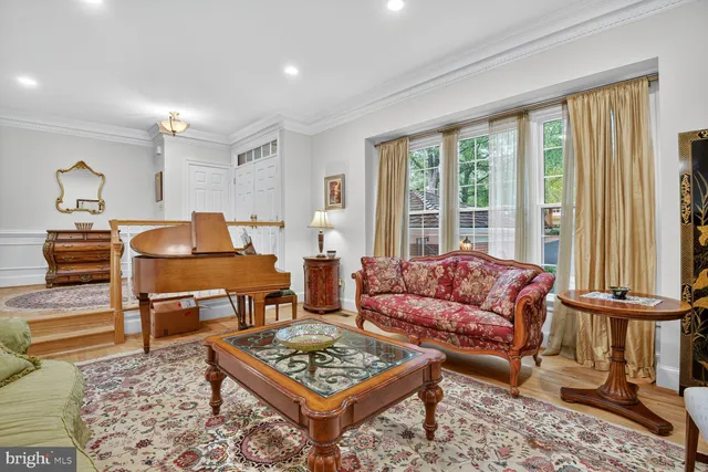 $1,400,000 | 9412 Turnberry Drive, Potomac, MD 20854