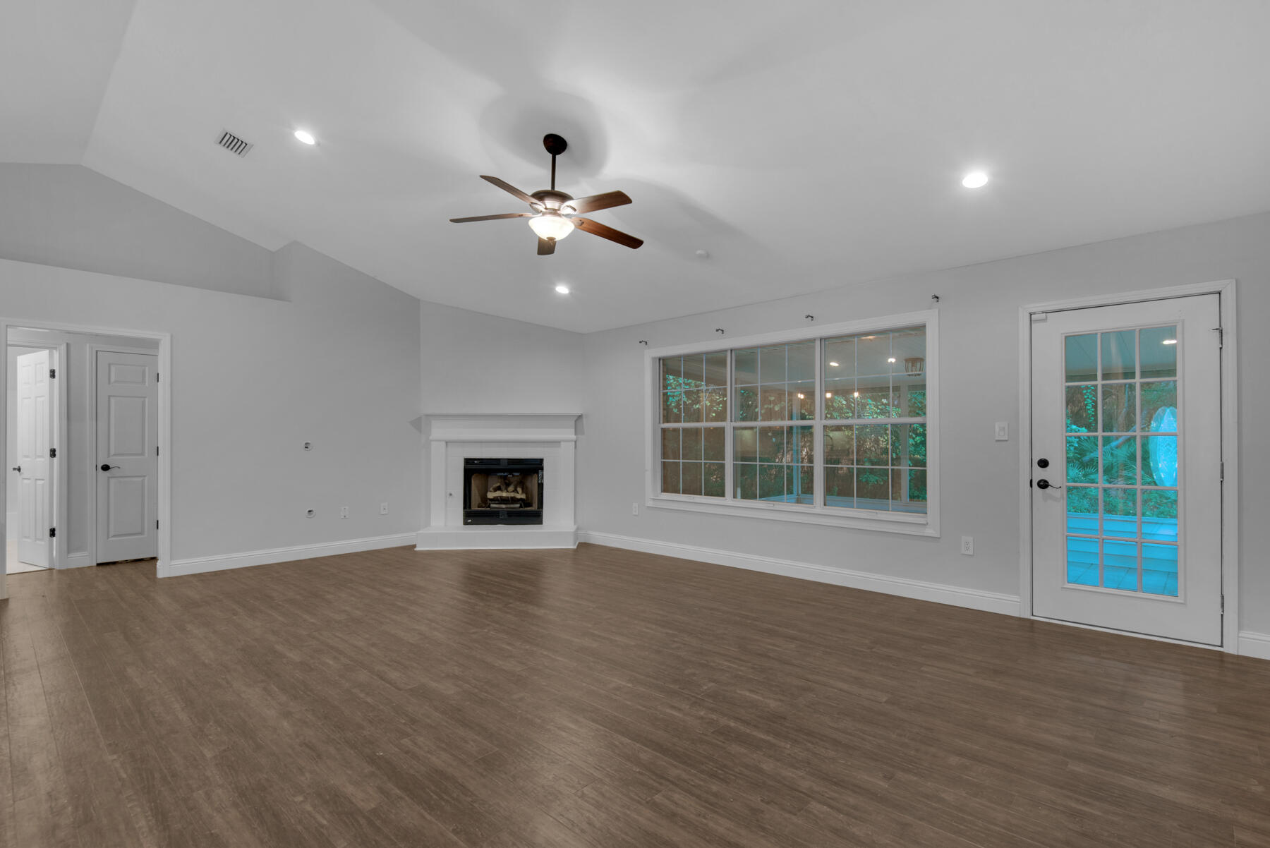 3888 Mesa Rd_20211112_030