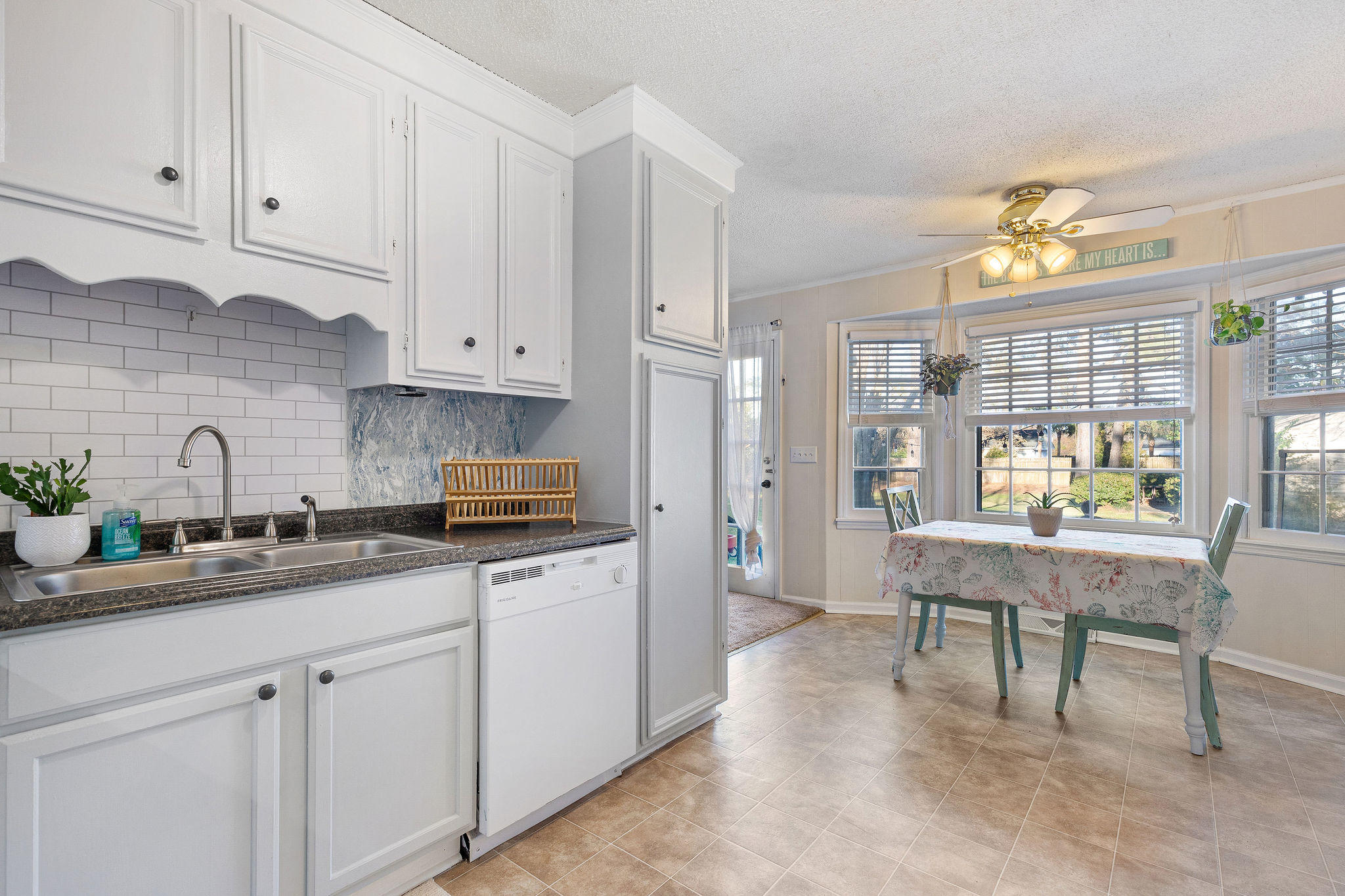 1206 Secessionville Road Charleston, SC 29412 - Photo 14 of 42 1206SecessionvilleRoad-KeenEyeMarketing-