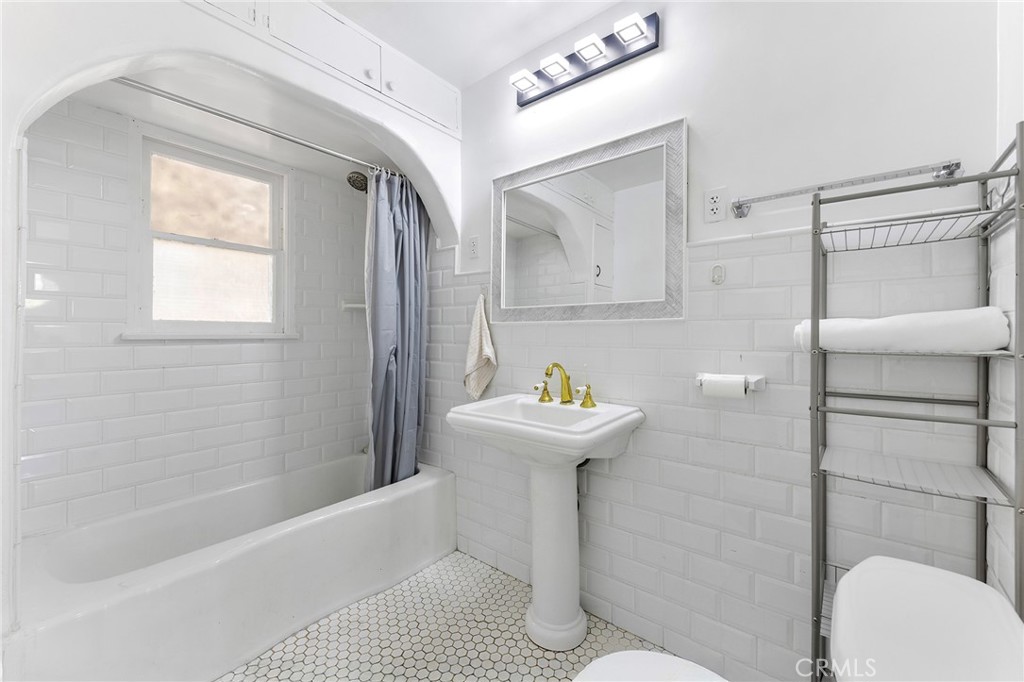 1060 East Rte 66 Glendora, CA 91740 - Photo 13 of 32