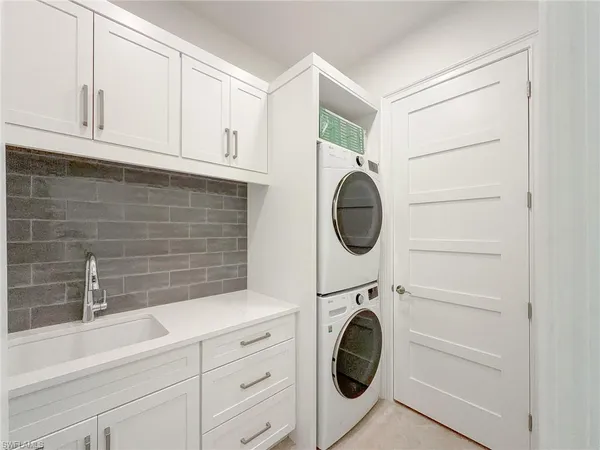 $1,395,000 | 6573 Dominica Drive, Unit 202, Naples, FL 34113