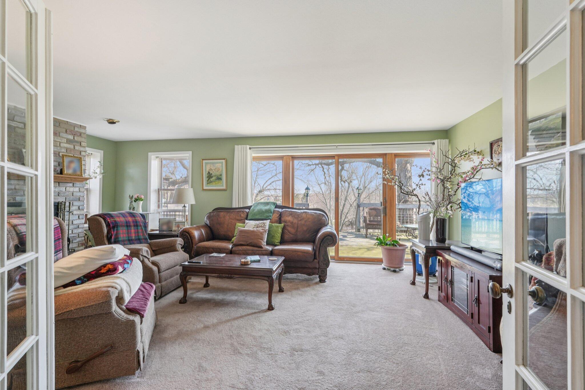 S102-w33389 County Road East Mukwonago, WI 53149 - Photo 8 of 49 Living Room