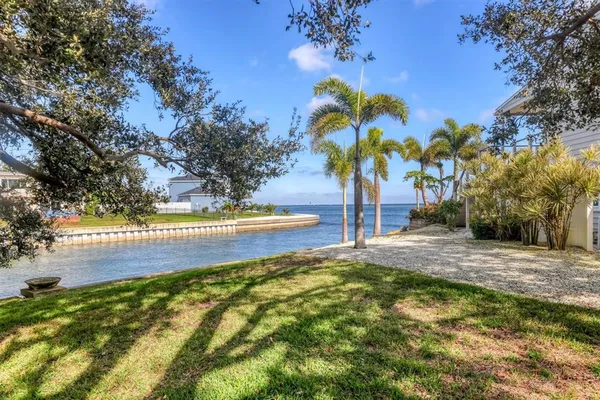 $7,800 | 3601 Coquina Key Drive Southeast, St. Petersburg, FL 33705