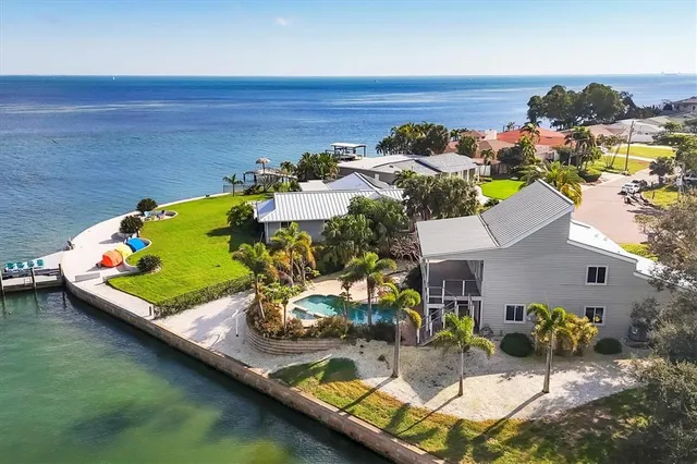 $7,800 | 3601 Coquina Key Drive Southeast, St. Petersburg, FL 33705