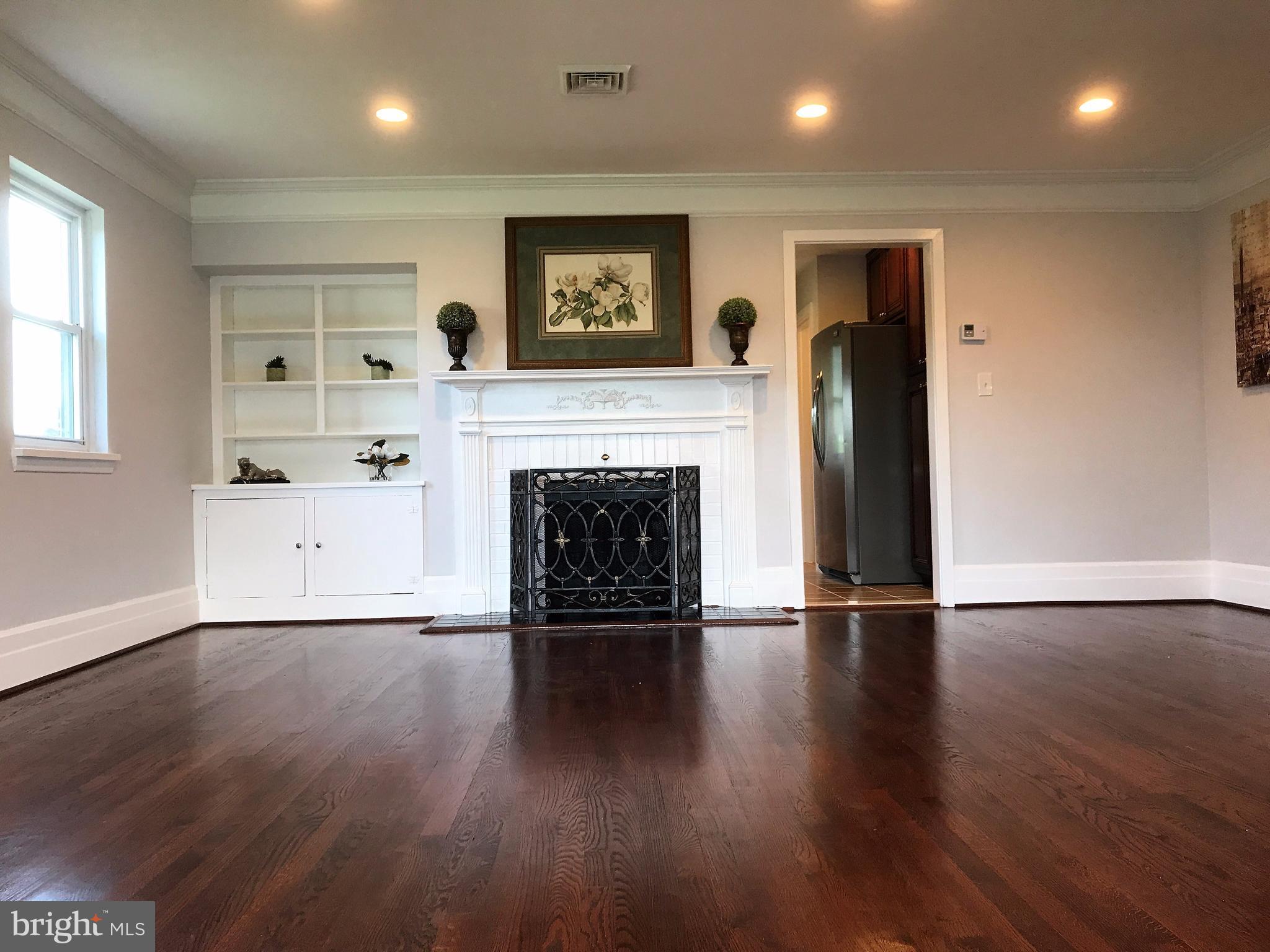 5978 Grove Hill Road Frederick, MD 21703 - Photo 4 of 30 Living Room