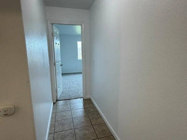 $359,900 | 946 West Mammoth Pool Way, Hanford, CA 93230