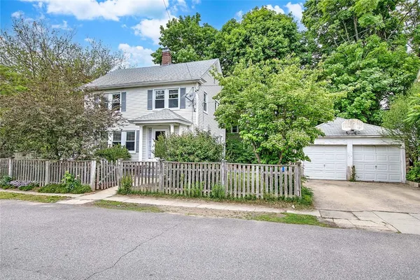$2,500 | 4 Talbot Manor, Cranston, RI 02905