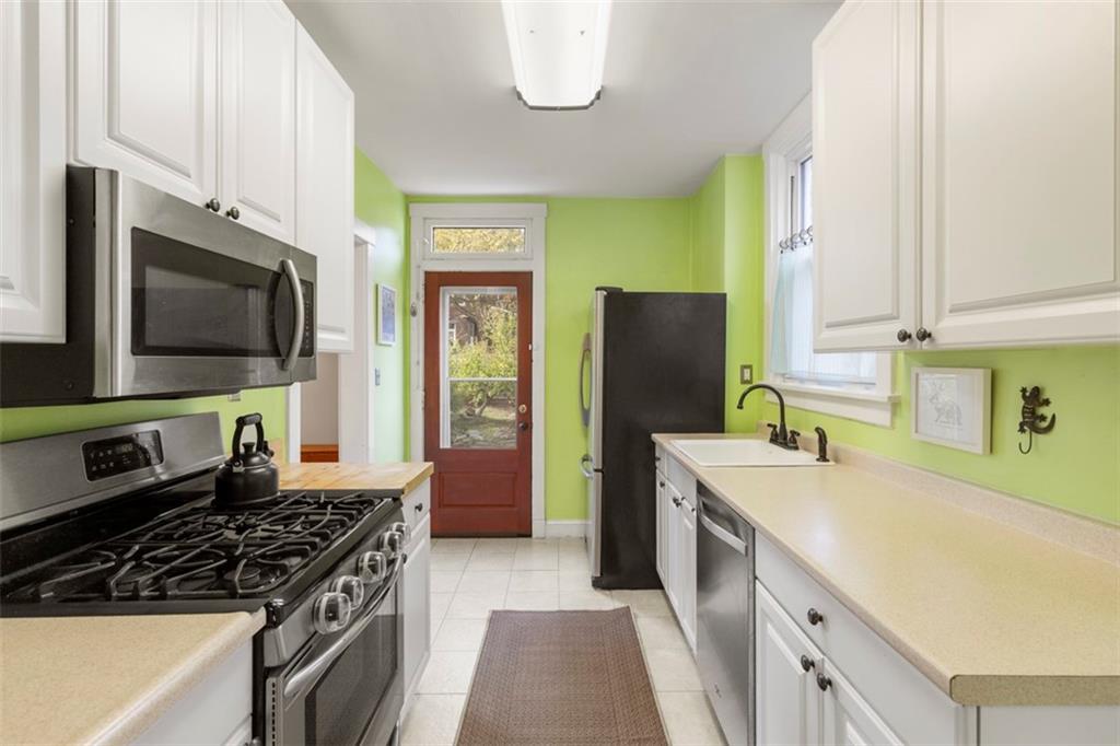 1141 Chislett Street Pittsburgh, PA 15206 - Photo 10 of 36