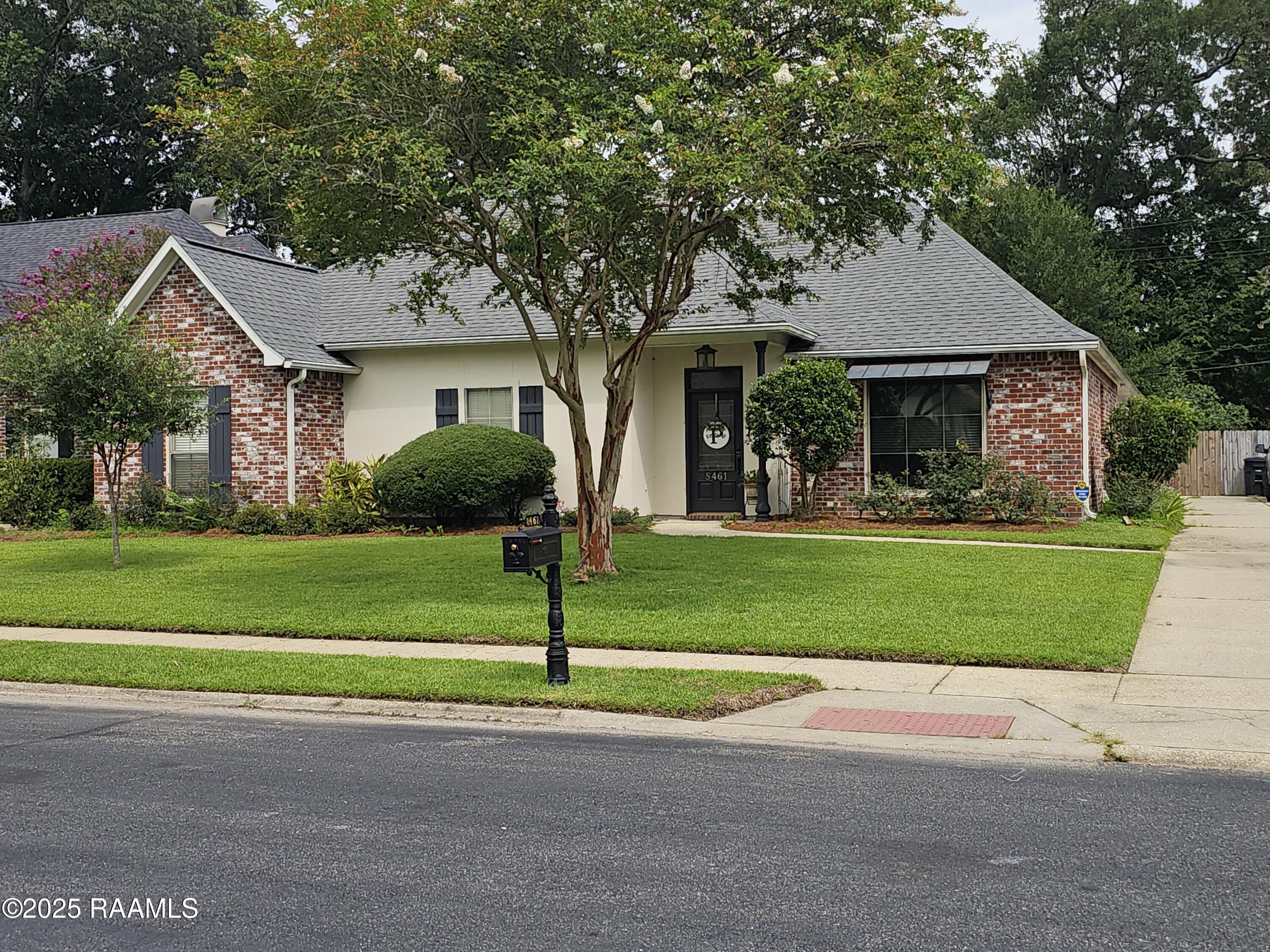 8461 Grand View Drive Baton Rouge, LA 70809 - Photo 4 of 23 20250723_152936