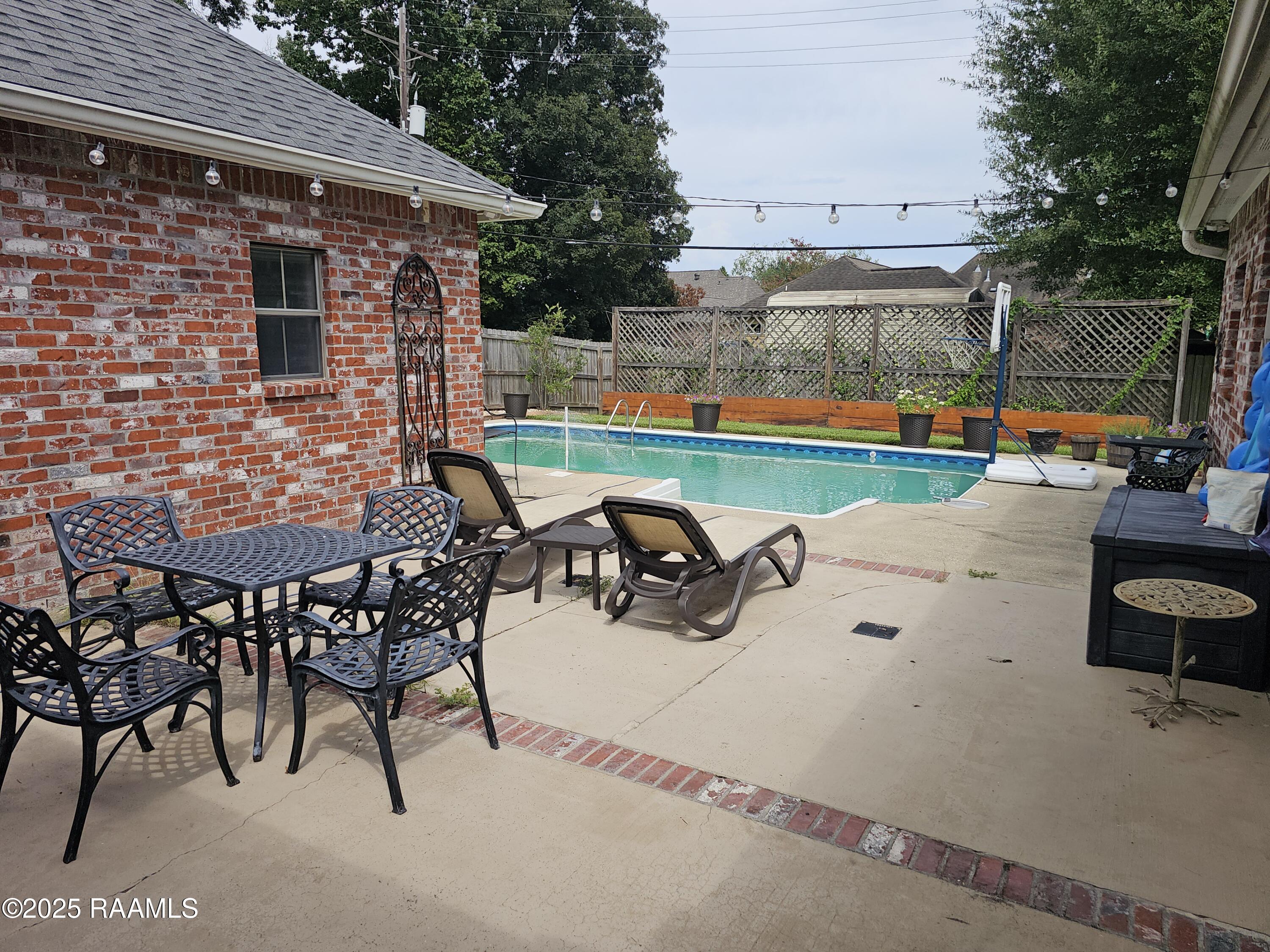 8461 Grand View Drive Baton Rouge, LA 70809 - Photo 5 of 23 20250723_153100