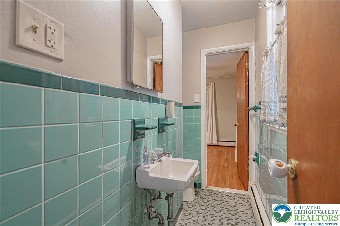 562 Fairview Street Emmaus, PA 18049 - Photo 32 of 54 Gallery Image 32