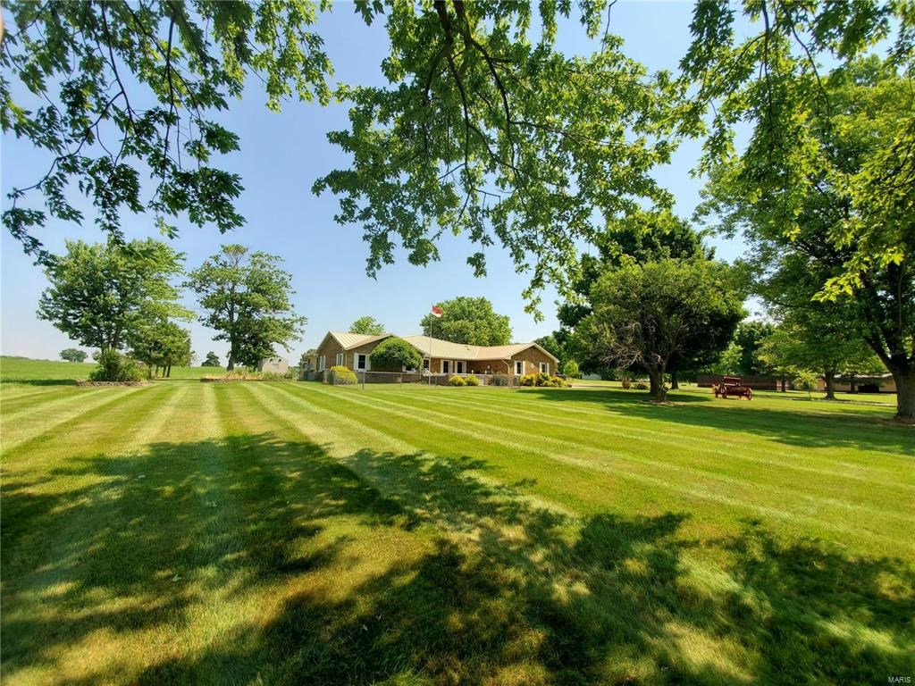 9766 Grassy Road Marion, IL 62959 - Photo 4 of 38