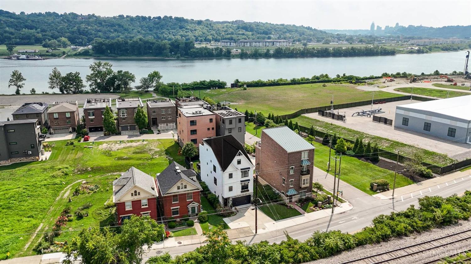 2907 Riverside Drive Cincinnati, OH 45226 - Photo 53 of 75