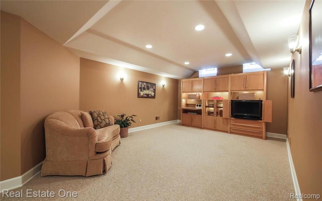 41105 Coventry Road Novi, MI 48375 - Photo 30 of 38 30Coventry.jpg