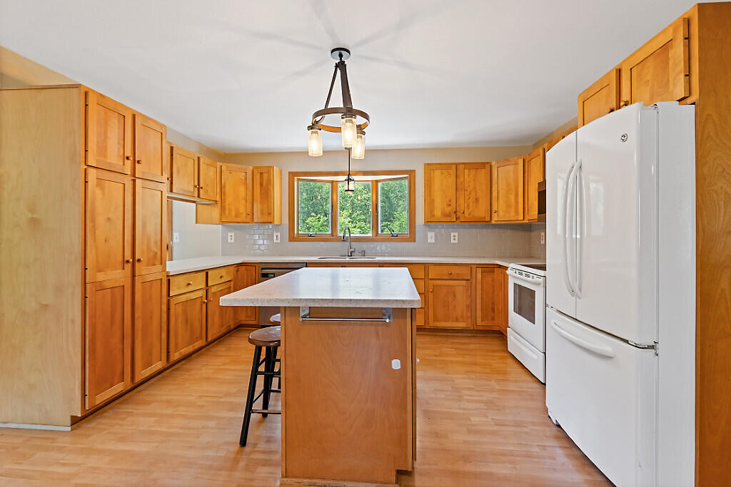 476 Smithfield Road Oakland, ME 04963 - Photo 9 of 40 Kitchen