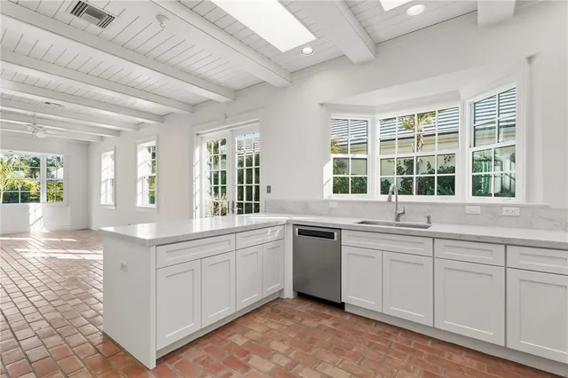 $6,595,000 | 201 Sundial Court, Vero Beach, FL 32963