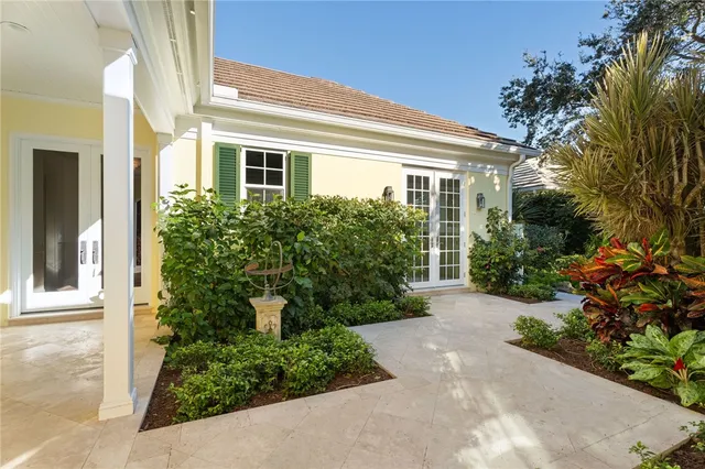 $6,595,000 | 201 Sundial Court, Vero Beach, FL 32963