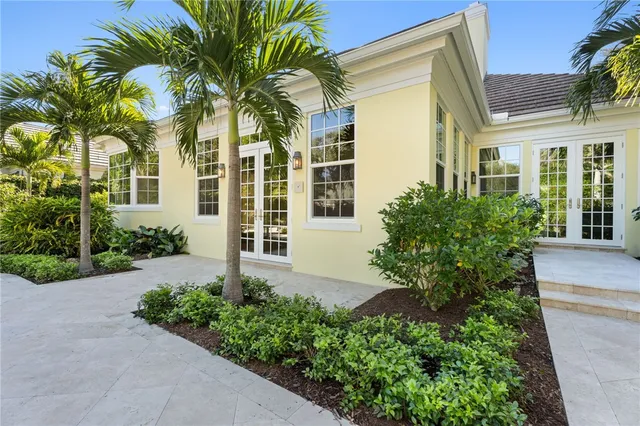 $6,595,000 | 201 Sundial Court, Vero Beach, FL 32963