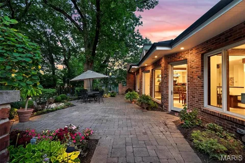 $1,400,000 | 9845 Northbridge Road, St. Louis, MO 63124